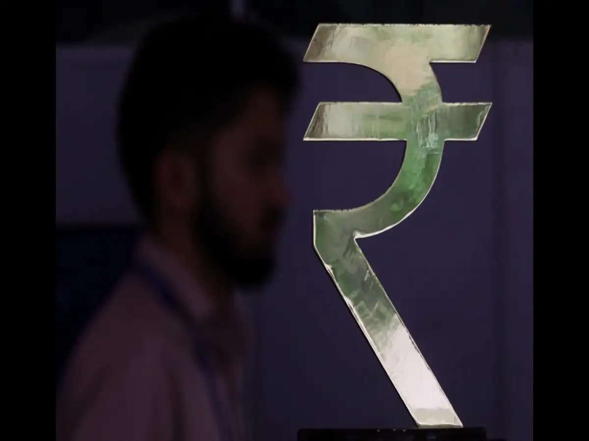 Rupee at ₹95.44: RBI Dollar-Selling Intervention in Focus as Traders Watch the ₹96 Level