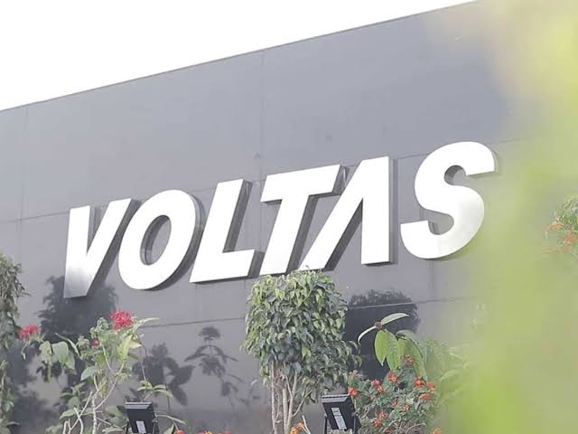 Voltas Stock Falls 4%: Margin Pressure Raises Investor Concerns Despite Strong RAC Growth